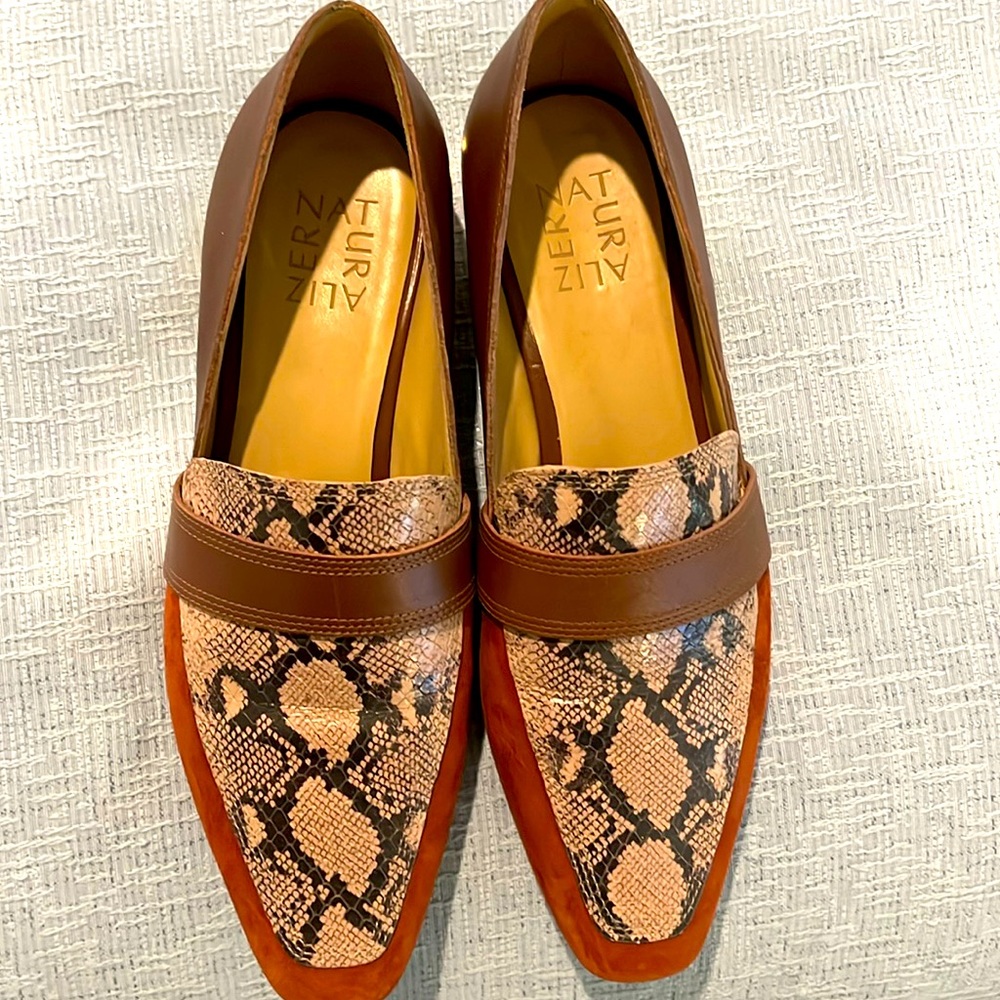 Naturalizer multicolor/pattern shoes with block heel.